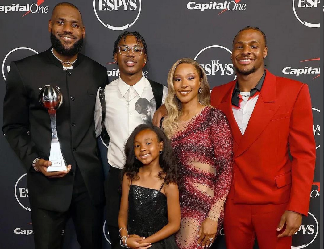 Góc Nhìn OK8386: Vợ LeBron James trở thành nhà đầu tư đội bóng chuyền